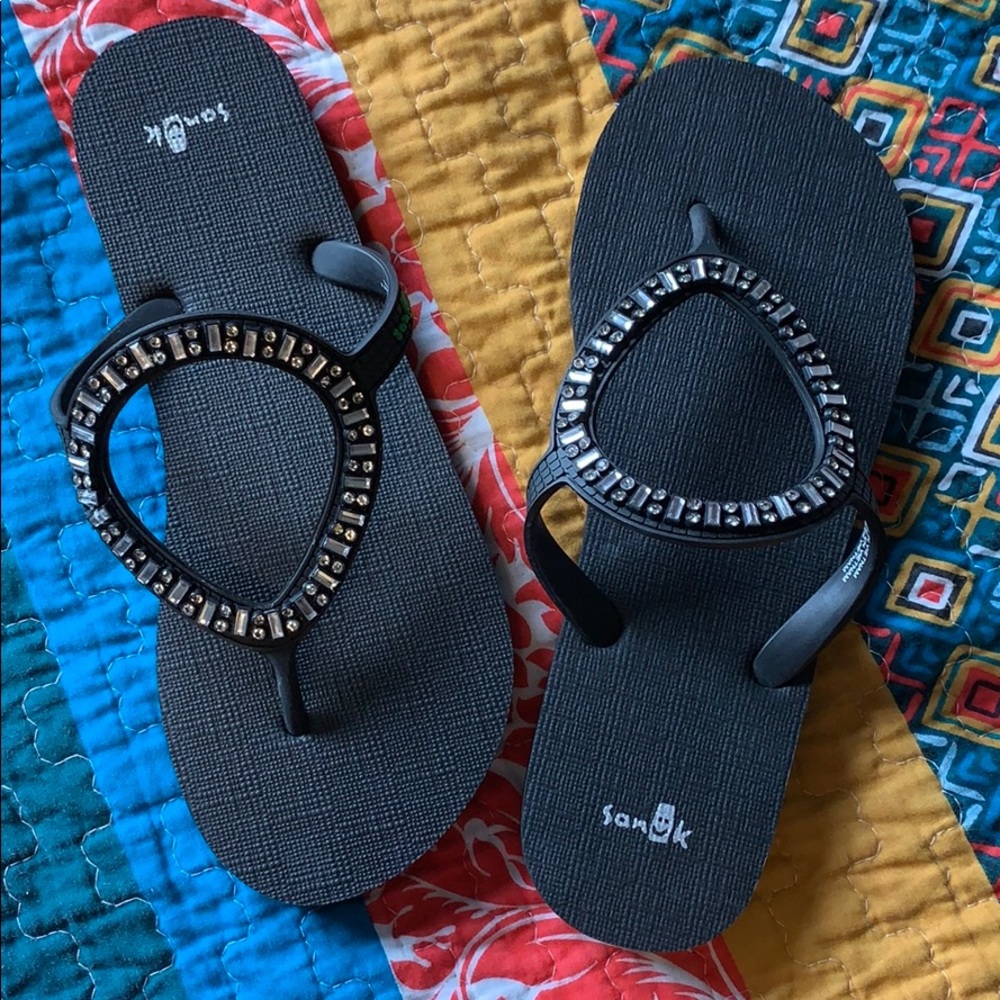 Sanuk flip flops